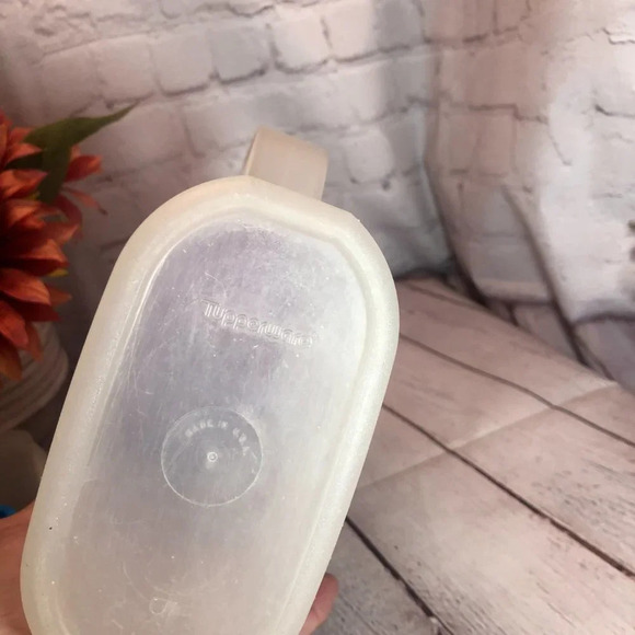 Tupperware Snack stor junior jr bacon keeper and 2qt refrigerater pitcher - Picture 8 of 8